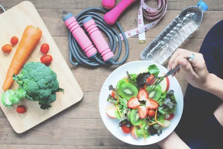 Ile kalorii potrzebuje organizm do funkcjonowania? Sprawdź, aby nie przytyć