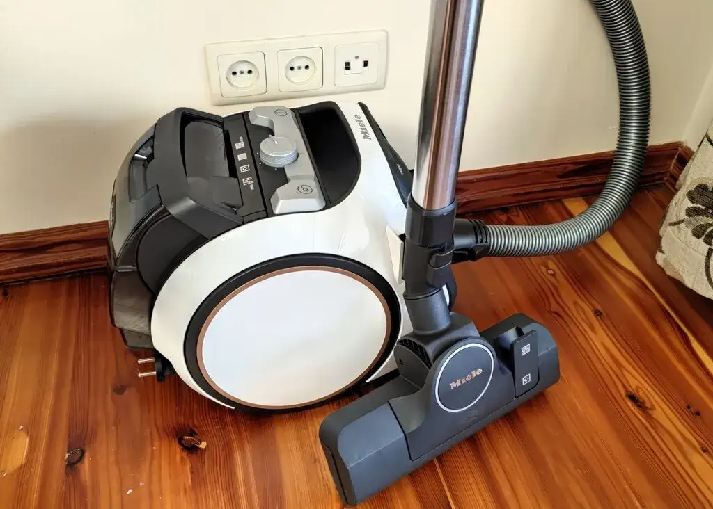 Najlepsze odkurzacze Miele – ranking modeli, które warto mieć w domu