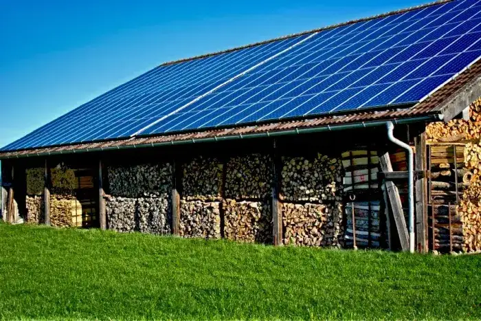  Fotowoltaiczna farma słoneczna - jak działa i ile zarabia?