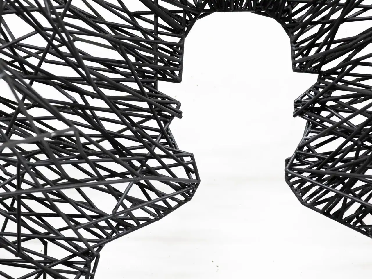 Tomasz Górnicki: Fenomen rzeźby, która porusza. Poznaj artystę.