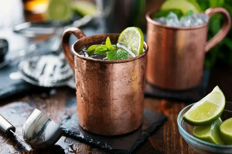 Odkryj sekrety mule drink – przepisy, wariacje i historia koktajlu