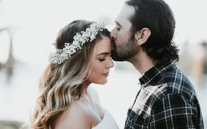 Jak zbliżyć się do dziewczyny? Praktyczny poradnik krok po kroku