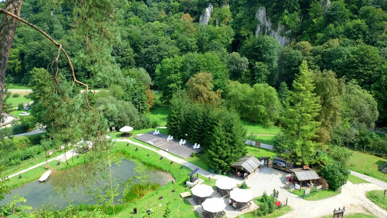 Gdzie zjeść w Ojcowskim Parku Narodowym? Odkryj najlepsze miejsca