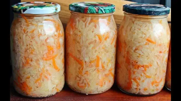 Jak długo kisi się kapusta w słoikach? Sprawdź, by nie zepsuć!