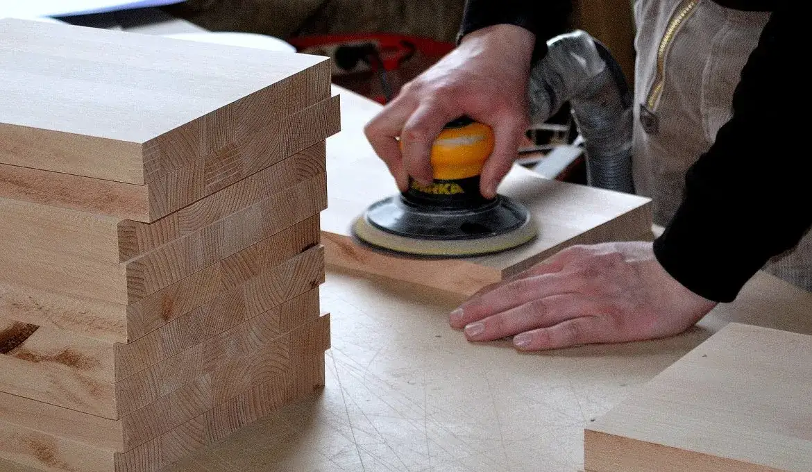 Jak szlifować drewno wiertarką - uniknij błędów i zaoszczędź czas