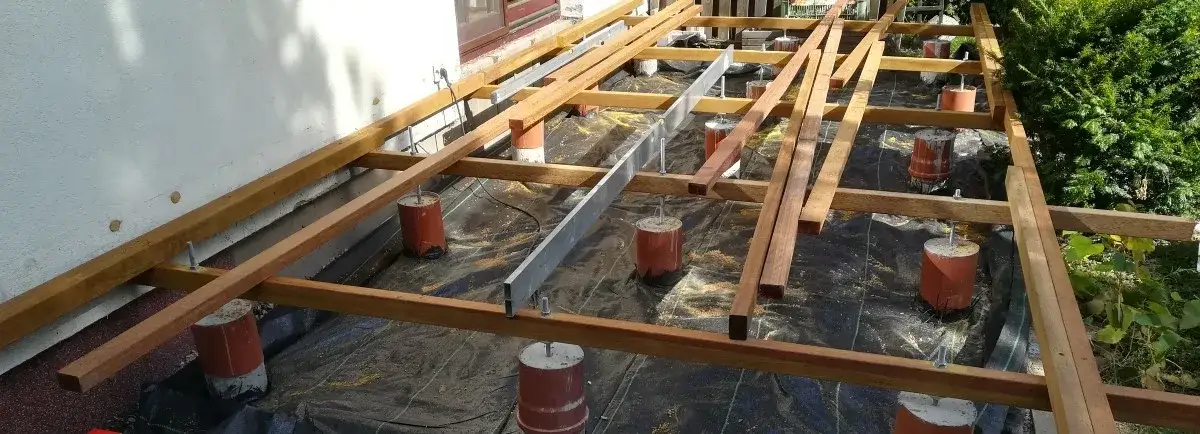 Jak gęsto legary pod deskę tarasową, aby uniknąć problemów z uginaniem?