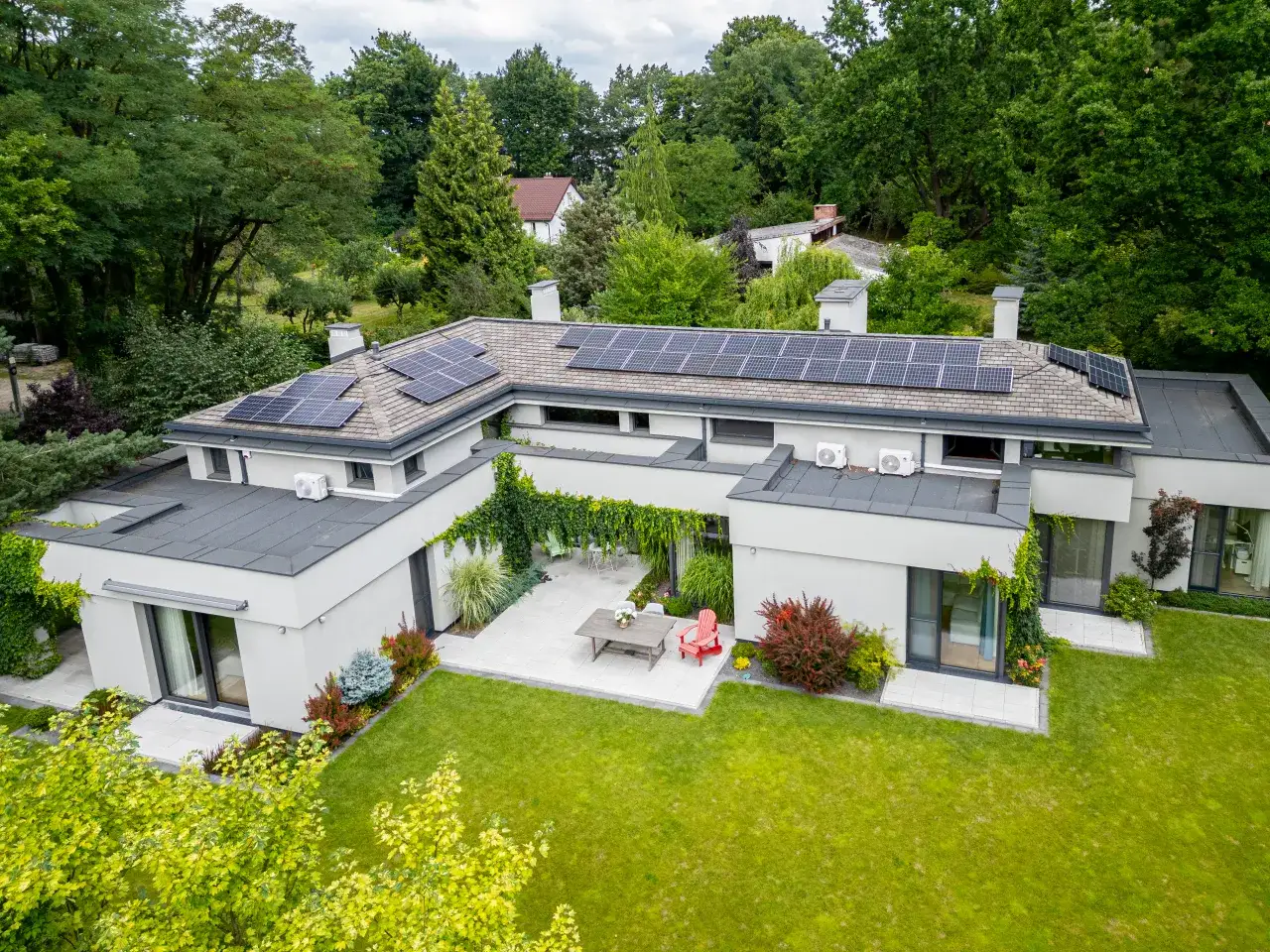 Budowa domu 2026: Ile kosztuje m2? Realne stawki i ukryte koszty