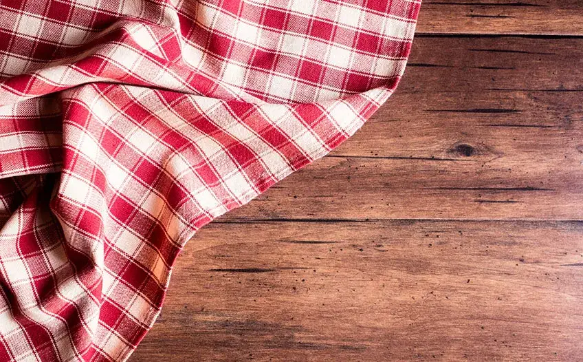 Jak wybrać idealny obrus na stół 140x80, by uniknąć błędów