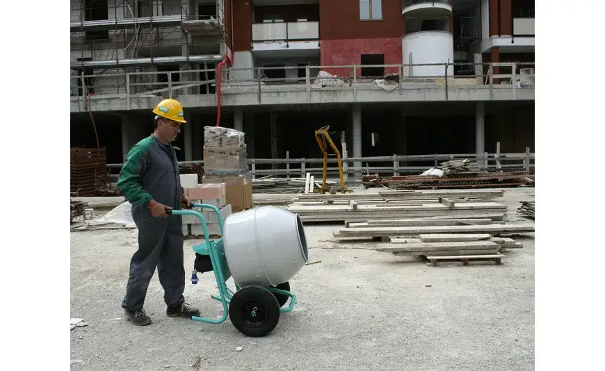 Jaka betoniarka na 25 kg cementu? Wybierz idealny model dla siebie