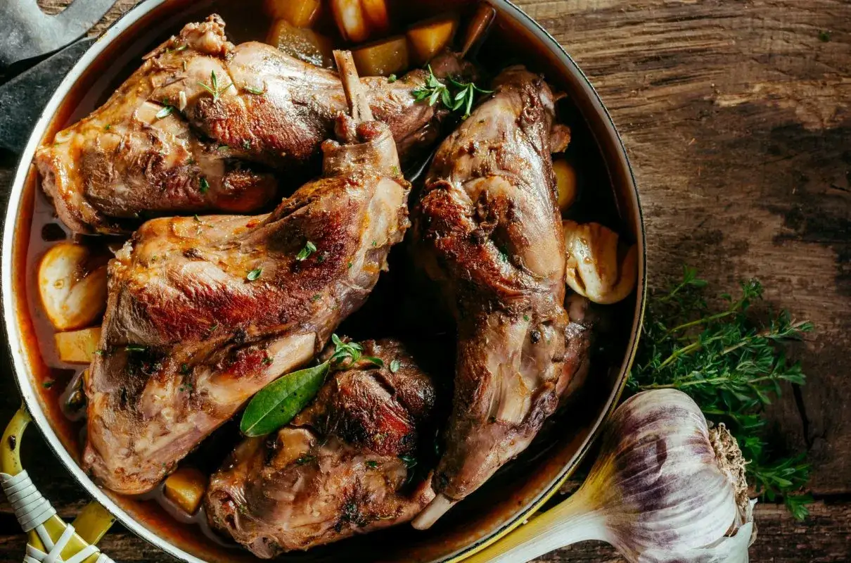 Jak się robi królika - proste przepisy na pyszne dania z mięsa