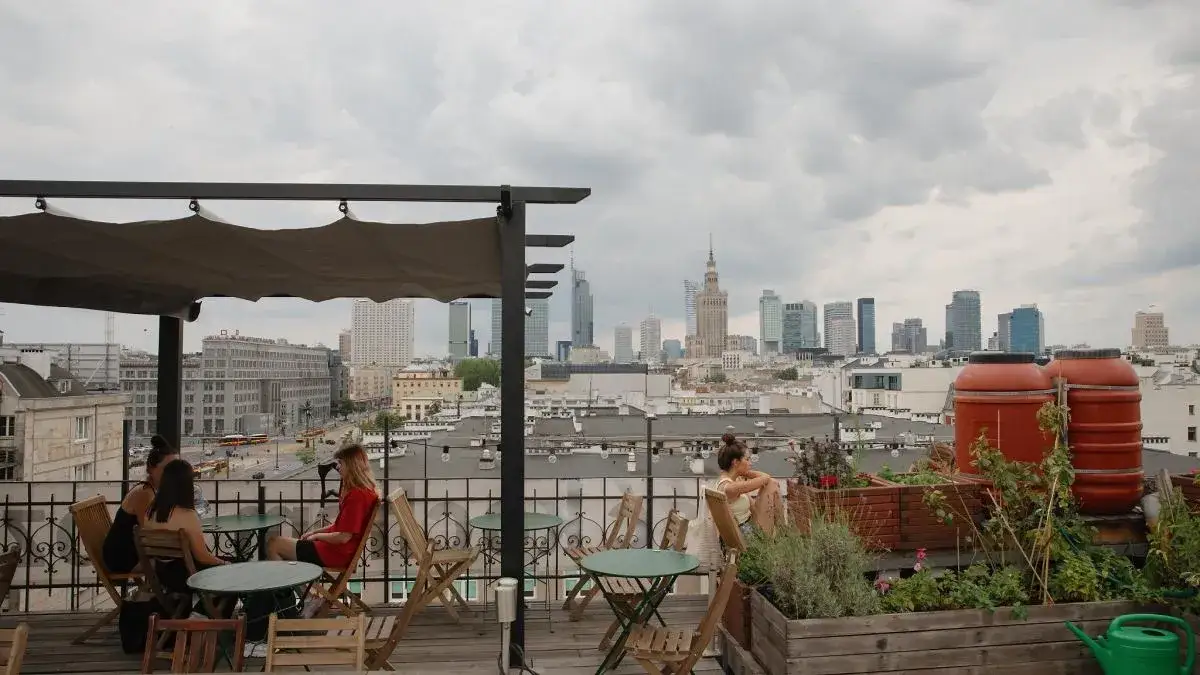 Gdzie na Pradze wypić kawę z historią w tle? 7 miejsc Warszawy