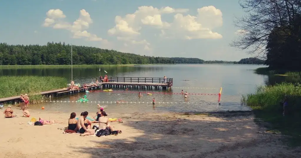 Najpiękniejsze jeziora w Olsztynie: 6 wspaniałych miejsc na relaks i sport