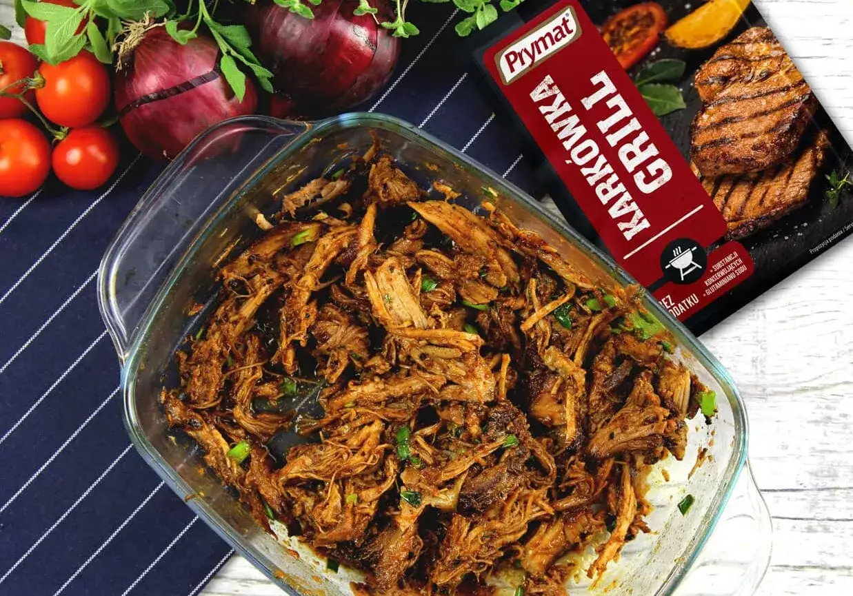 Sałatka z szarpaną wieprzowiną - przepis na wyjątkowe danie na każdą okazję