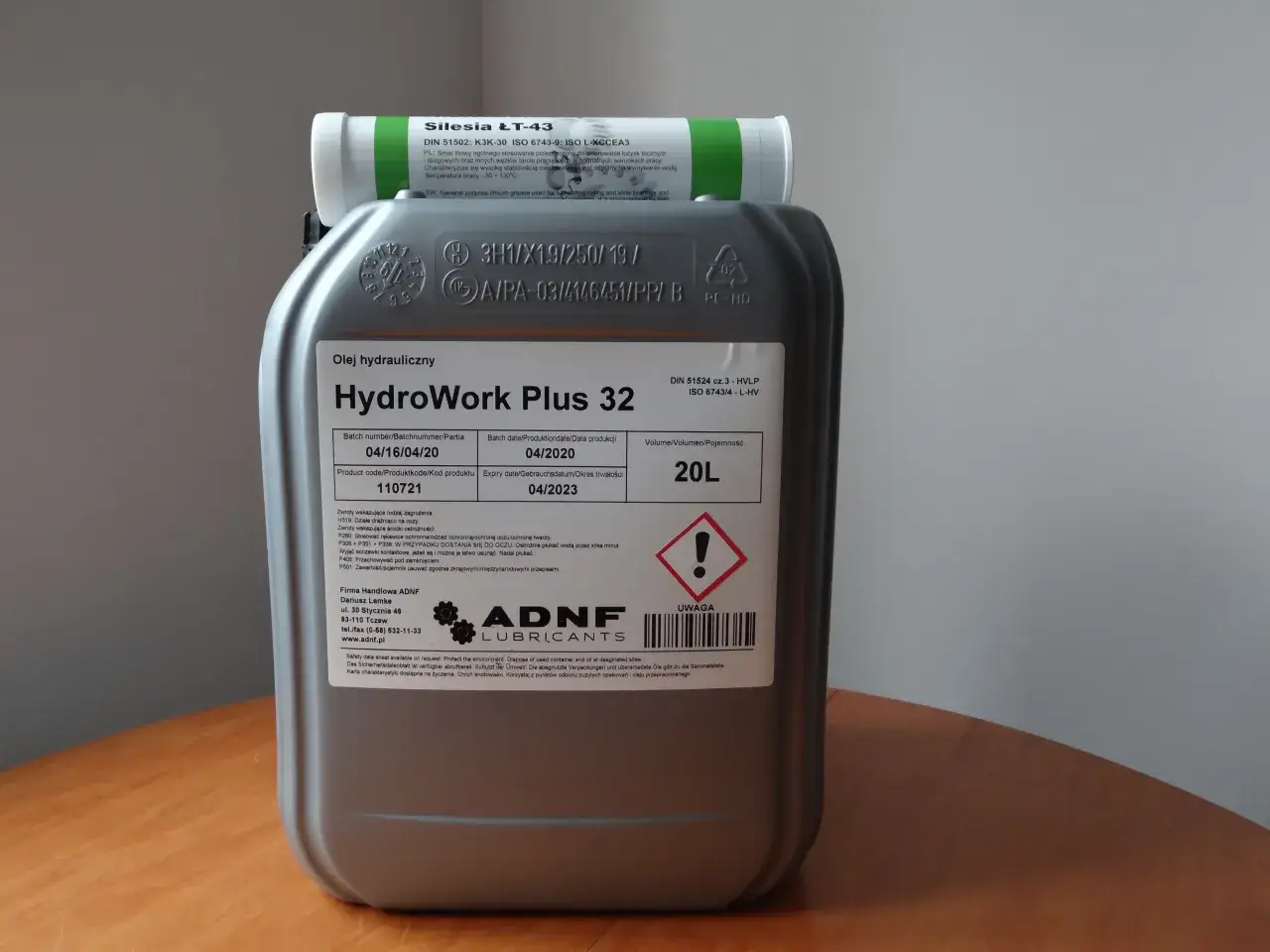 Jak wybrać odpowiedni olej hydrauliczny do koparki, aby uniknąć awarii