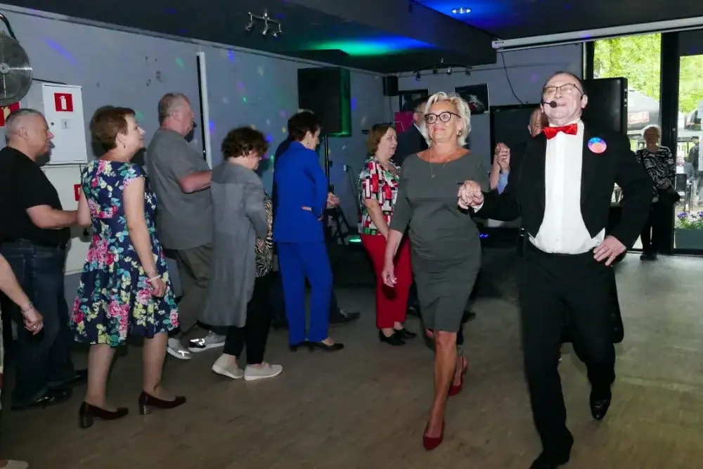 Czy w sanatoriach są tańce? Odkryj, jak wyglądają wieczorki taneczne