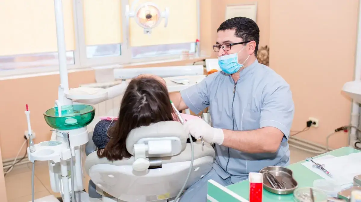 Ile kosztuje znieczulenie u dentysty prywatnie? Ceny, które zaskakują