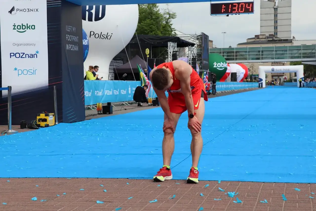 Ile nie jeść przed bieganiem, aby uniknąć dyskomfortu i poprawić wyniki