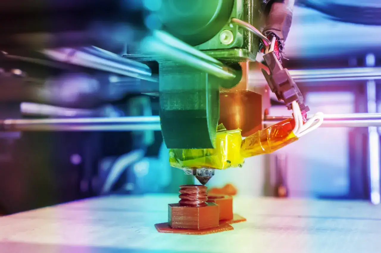 Drukarka 3D: Jak działa? Od cyfrowego modelu do fizycznego obiektu.