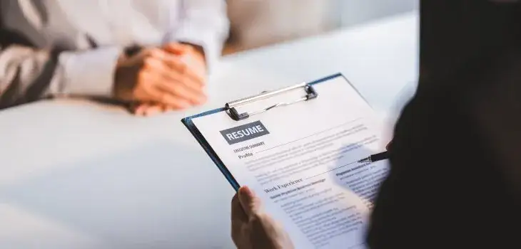 Czy CV może mieć dwie strony? Sprawdź, co mówią eksperci o długości CV