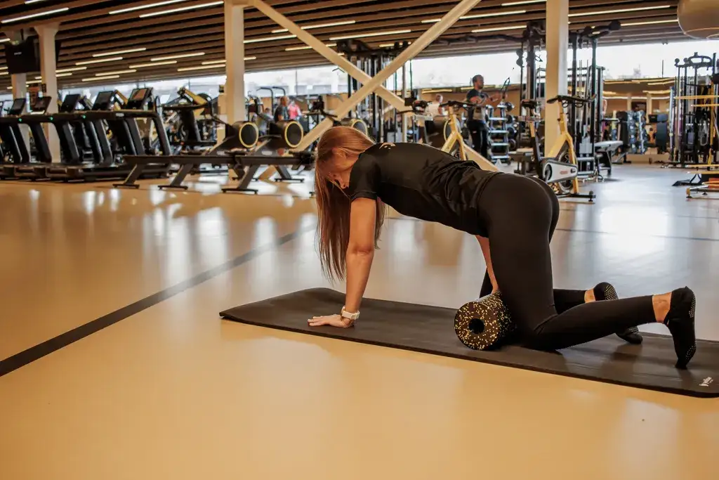 Czy roller pomaga na cellulit? Odkryj skuteczne metody redukcji skórki pomarańczowej
