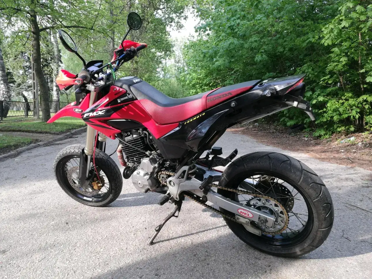 Honda FMX 650 ile ma koni? Sprawdź moc i osiągi tego motocykla