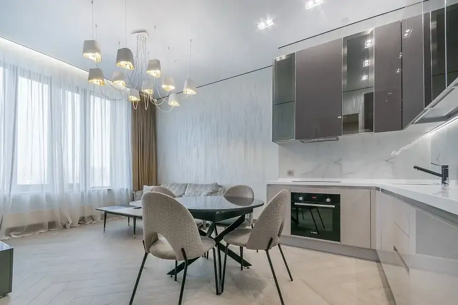 Jakie firanki do nowoczesnej kuchni wybrać, aby stworzyć elegancką przestrzeń?