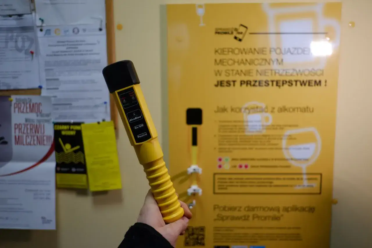 Odmowa alkomatu w pracy? Poznaj prawa i uniknij zwolnienia!