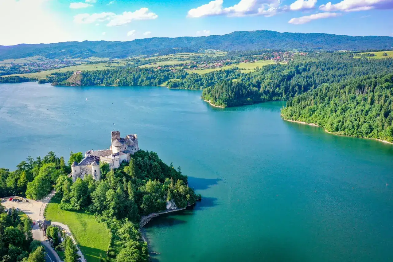 Jezioro Piwonińskie - odkryj jego tajemnice i atrakcje w okolicy
