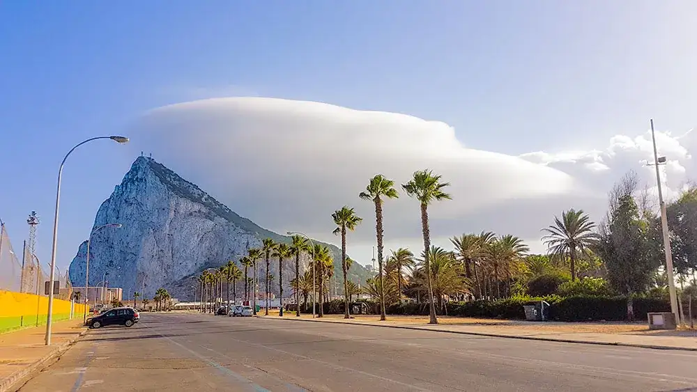 Gibraltar dowód czy paszport – co naprawdę potrzebujesz do podróży?