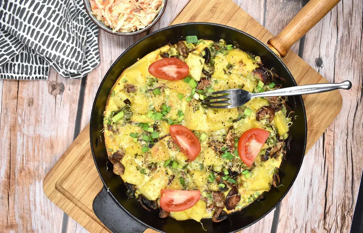 Zapiekanka ziemniaczana z patelni: Sekret miękkich ziemniaków