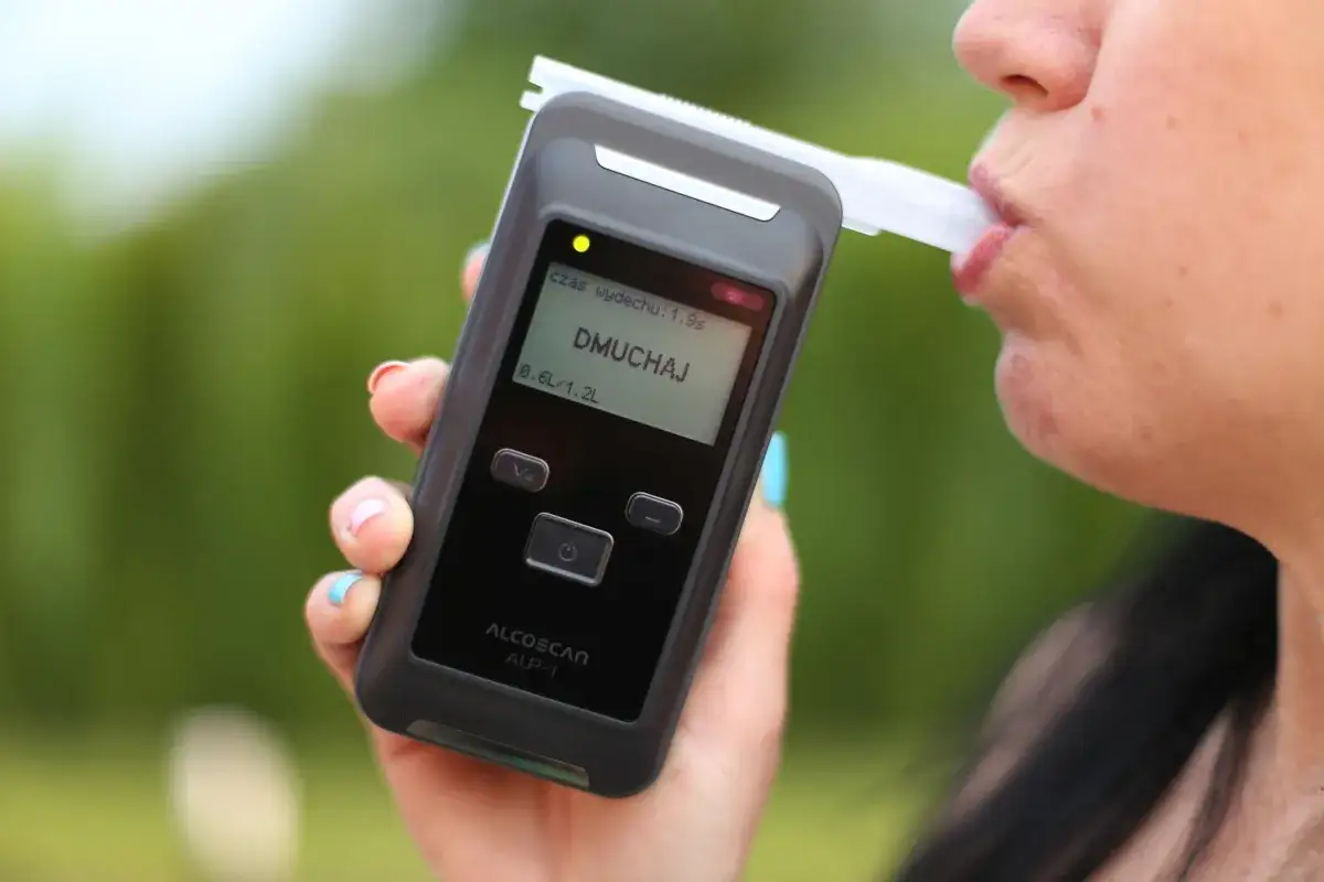 Czy da się oszukać alkomat? Prawda o mitach i karach!