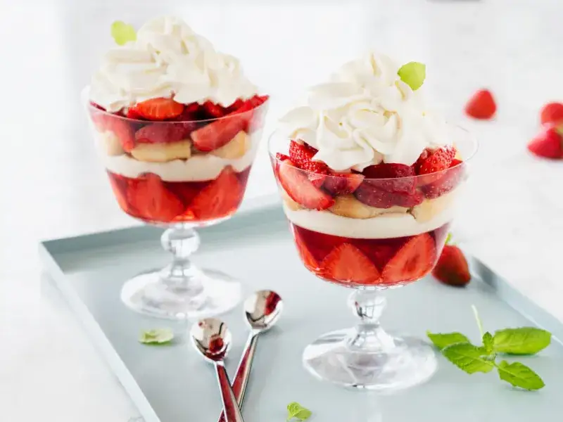 Co można zrobić z ugotowanego budyniu? 10 kreatywnych przepisów na desery