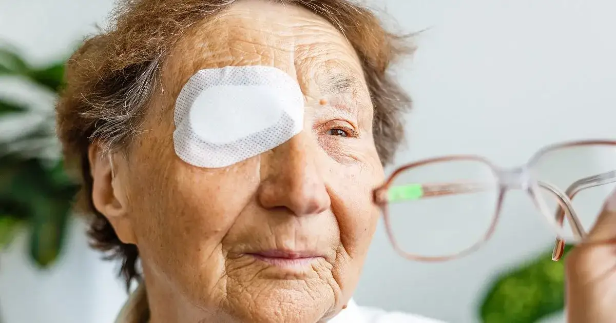 Kiedy można iść do dentysty po operacji zaćmy? Sprawdź ważne zalecenia