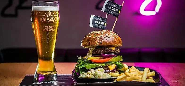 Gdzie zjeść w Łodzi? Odkryj najlepsze restauracje i smaki miasta