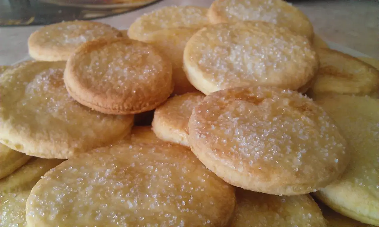 Jak zrobić ciastka kruche - prosty przepis na pyszne wypieki