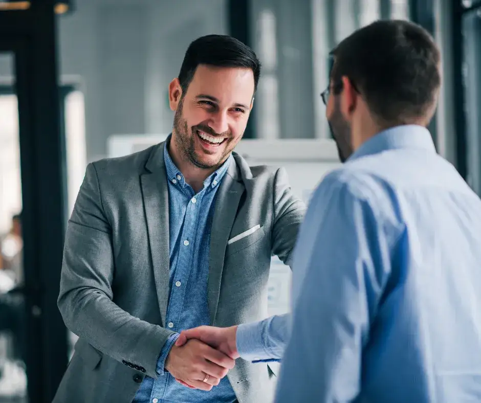 Jak zatrudnić cudzoziemca krok po kroku i uniknąć problemów prawnych