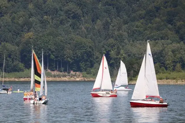 Działki nad jeziorem Rożnowskim - idealne oferty z widokiem i cenami