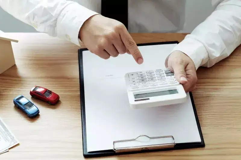 Ile czasu masz na zgłoszenie sprzedaży samochodu? Sprawdź, by uniknąć kar!