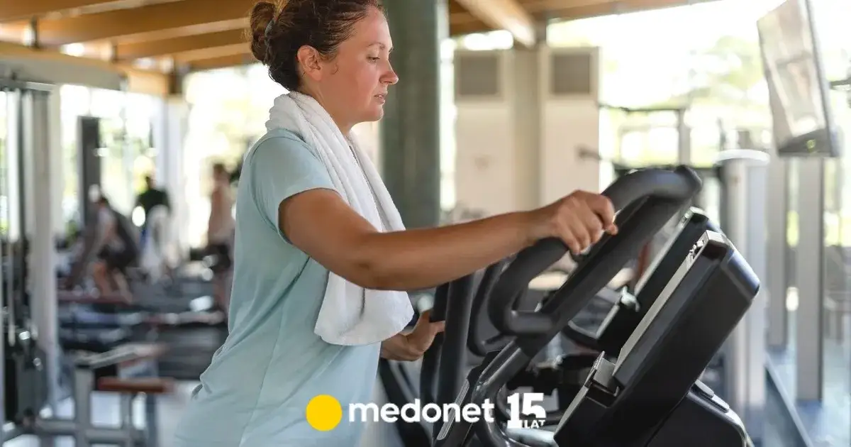 Orbitrek czy bieżnia na brzuch - który sprzęt skuteczniej spala tłuszcz?