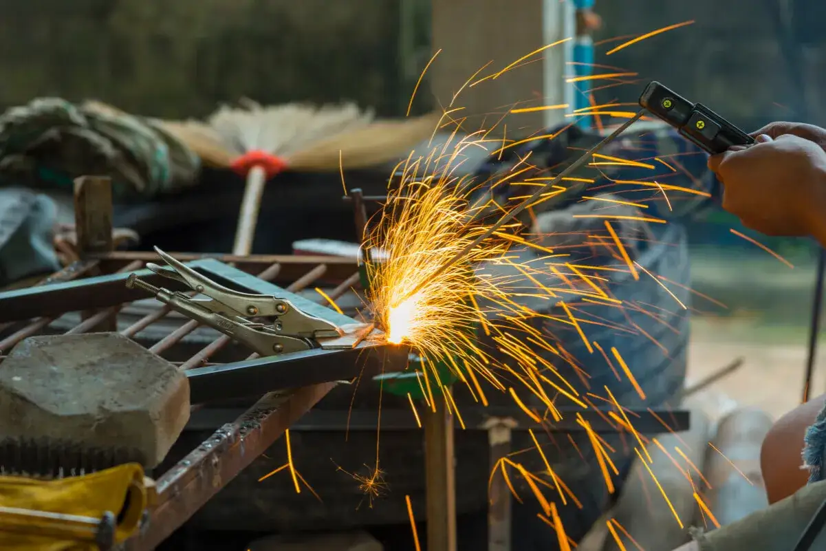 Dobra spawarka inwertorowa do 500 zł? Oto co musisz wiedzieć!