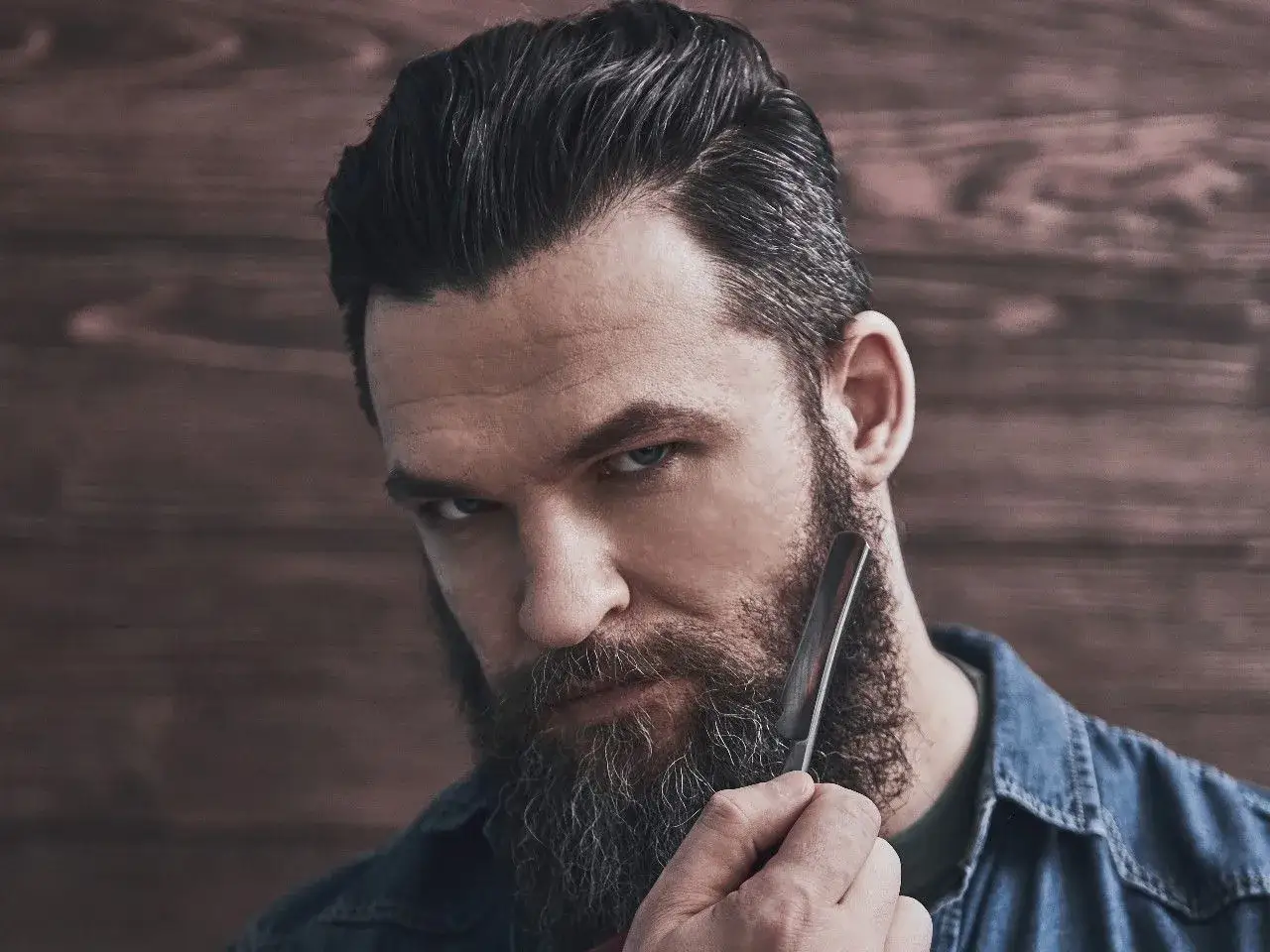 Jak przyciąć zarost? Opanuj sztukę perfekcyjnej brody w domu