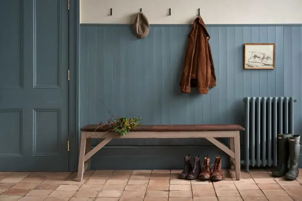 Malowanie boazerii bez szlifowania: Jakie farby wybrać, by zaoszczędzić czas?