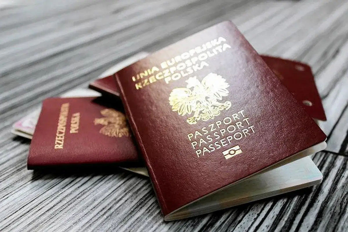 Ile czasu się czeka na paszport w Polsce? Sprawdź, co wpływa na oczekiwanie