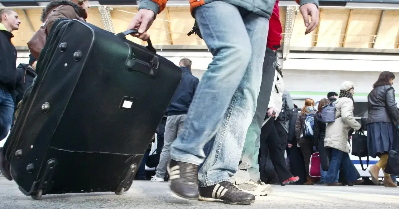 Jaki bagaż można zabrać do pociągu intercity? Zasady i limity