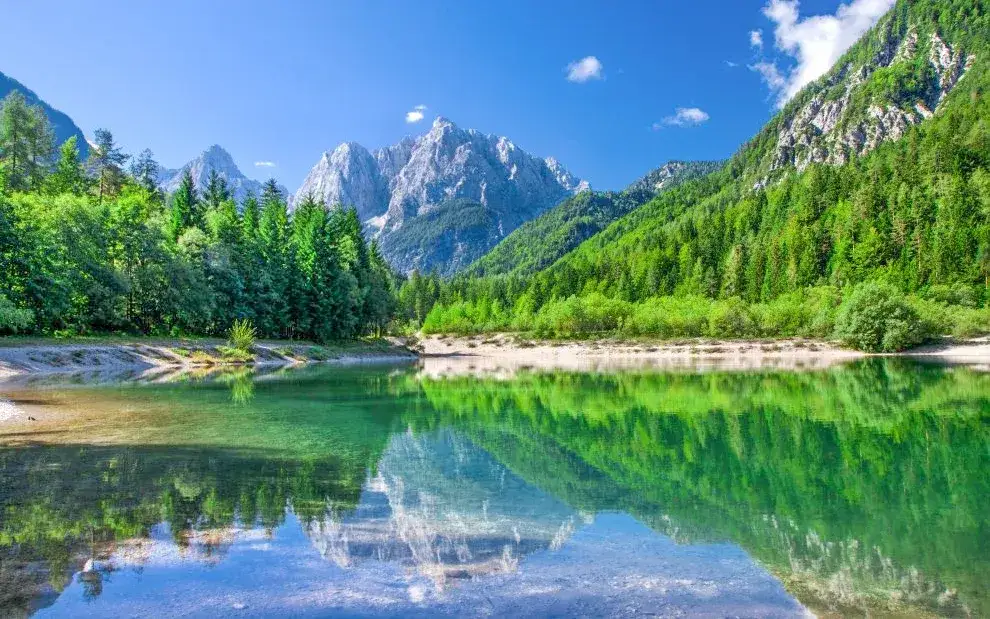 Jeziora Wielkie - odkryj historię, mieszkańców i lokalne atrakcje