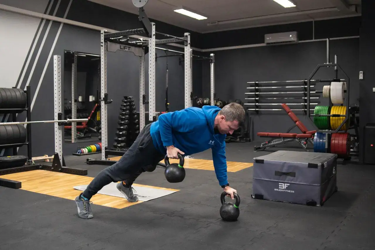 Trening obwodowy: szybka droga do formy? Kompletny przewodnik!