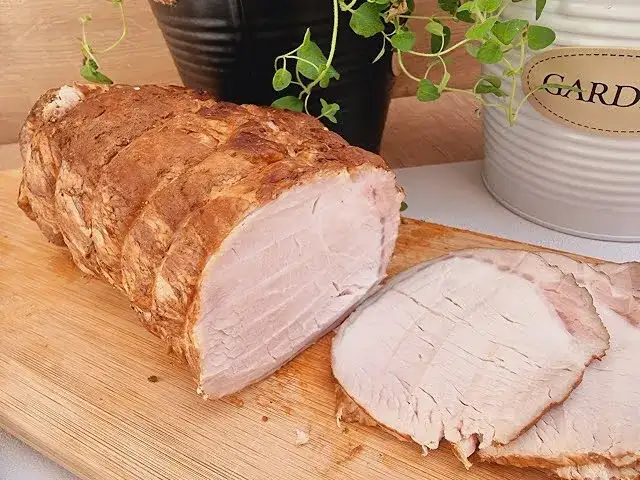 Ile gotować schab w plastrach, aby był soczysty i delikatny?