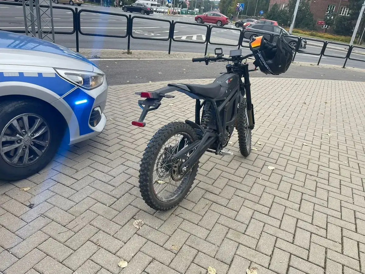 Motorower to pojazd silnikowy? Prawo mówi NIE! Poznaj obowiązki