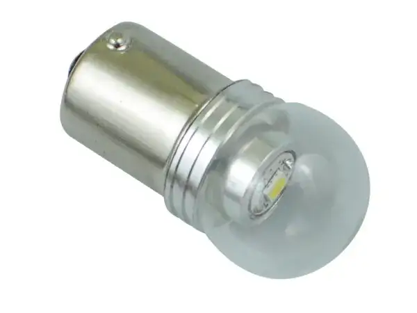 Jakie żarówki do oświetlenia wnętrza samochodu – uniknij błędów przy wyborze