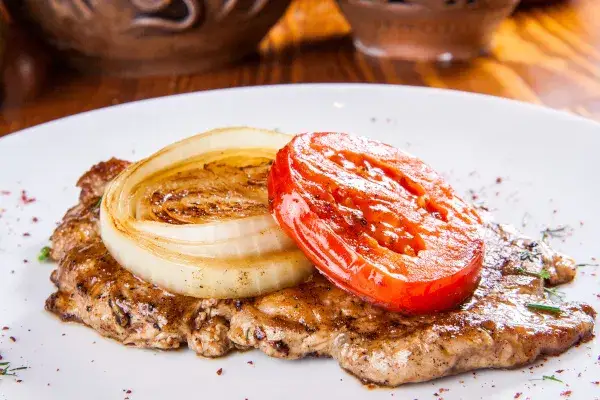 Jak zrobić dobry karczek w piekarniku - proste przepisy i porady